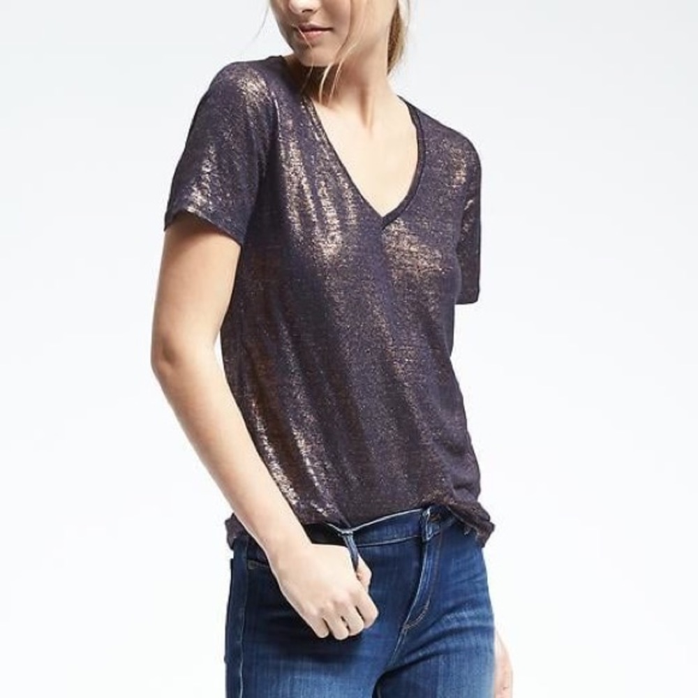 ✨✨Banana Repulbic Navy/Metallic Gold V-Neck ✨✨